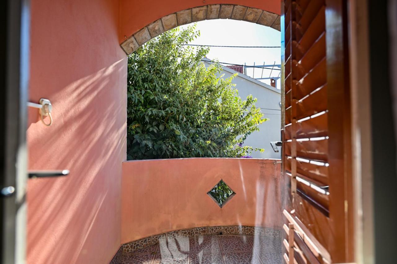 Apartmani Frleta ビビニェ エクステリア 写真