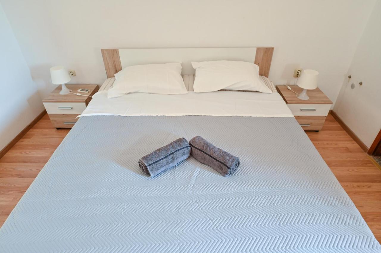 Apartmani Frleta ビビニェ エクステリア 写真