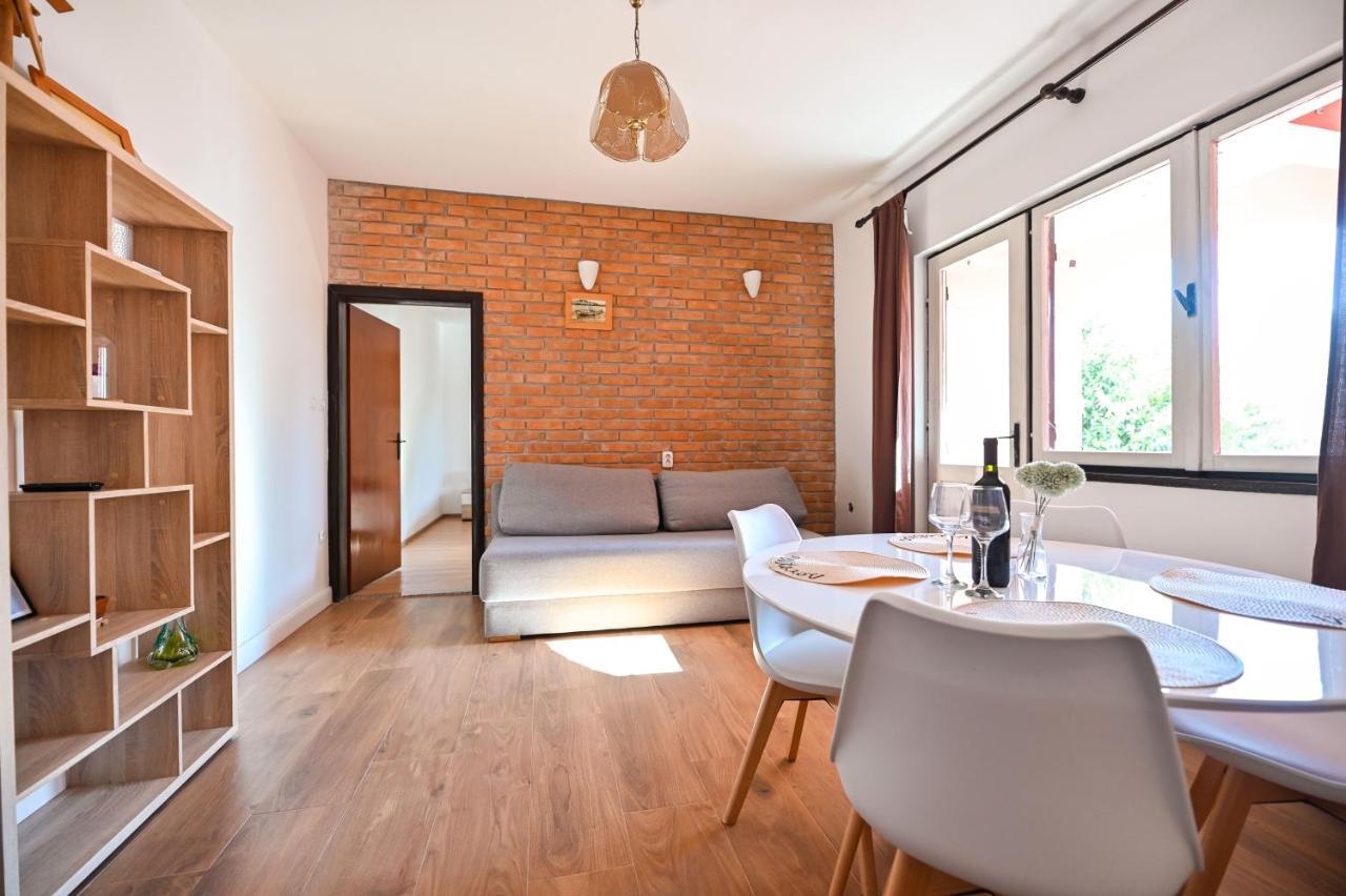 Apartmani Frleta ビビニェ エクステリア 写真