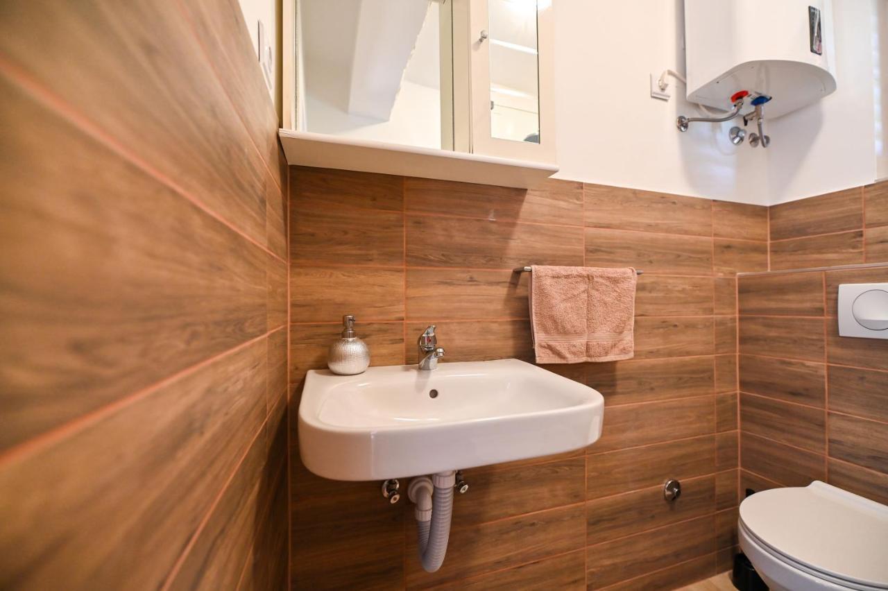 Apartmani Frleta ビビニェ エクステリア 写真