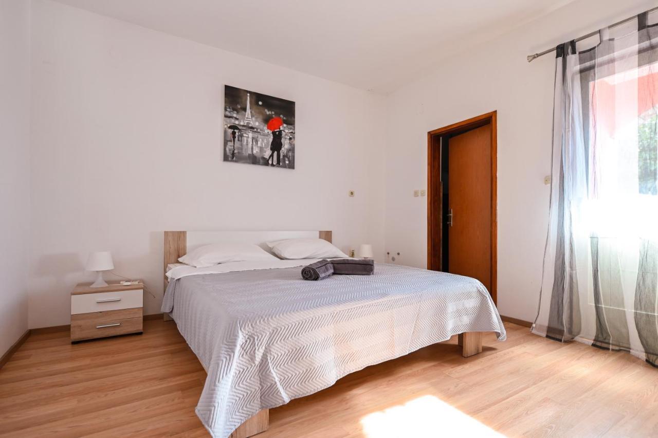 Apartmani Frleta ビビニェ エクステリア 写真