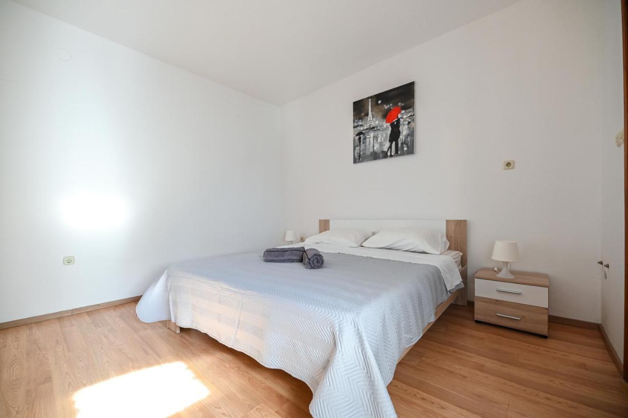 Apartmani Frleta ビビニェ エクステリア 写真
